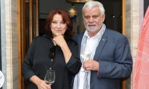 Štěpánek s Adamovskou září štěstím: Sblížila je překvapivá vášeň. Jak přestavěli chalupu?