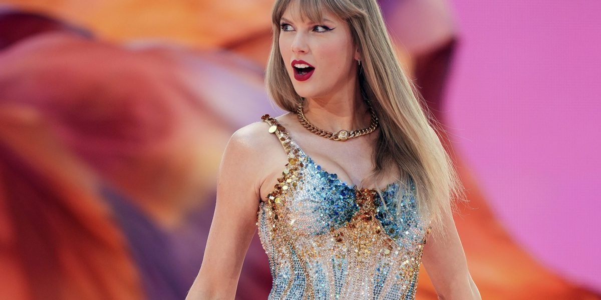 „Show Girl“ od Taylor Swiftovej rozdrvila [„Smashing Machine“] od The Rocka.