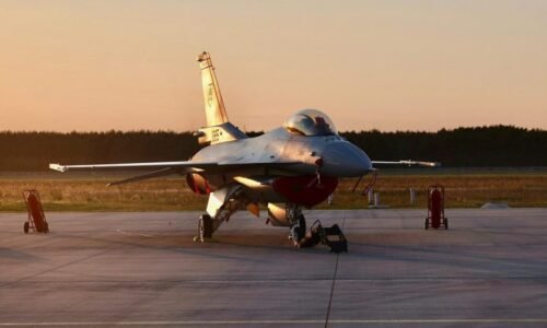 Na letisku v Kuchyni pristáli ďalšie stíhačky F-16. Na letisku v Kuchyni pristáli ďalšie stíhačky F-16.