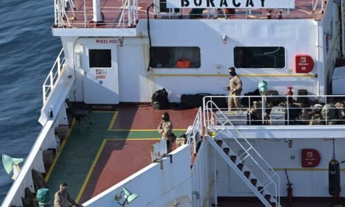 Video: Francúzske špeciálne jednotky zadržali tanker s indickou ropou, podľa nich je súčasťou „tieňového loďstva“ Ruskej federácie