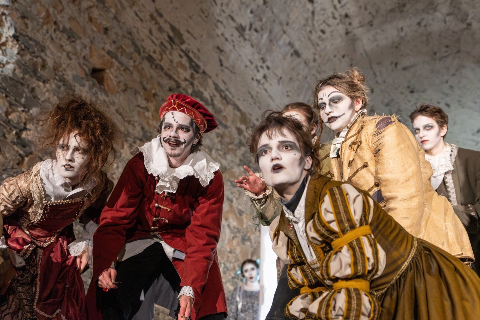 Hrad Červený Kameň: PRÍBEH O MŔTVEJ NEVESTE Hrad Červený Kameň: PRÍBEH O MŔTVEJ NEVESTE