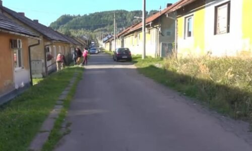 Mesto Handlová: MESTO ZBÚRA TRI BUDOVY V BANÍCKEJ KOLÓNII
