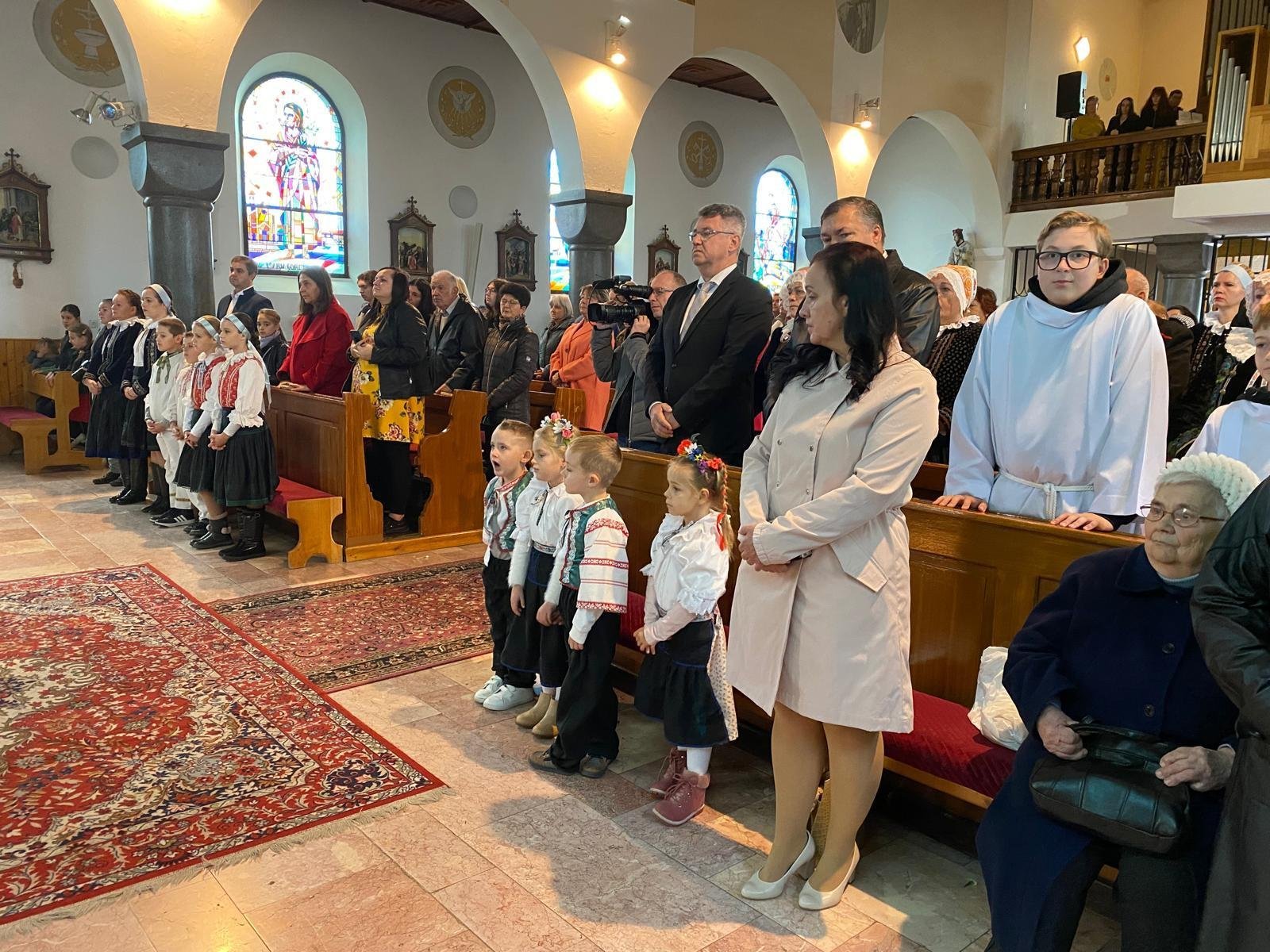 Mesto Hlohovec: Šulekovčania si v októbri pripomenuli 90. výročie výstavby a vysvätenia Kostola Krista Kráľa. Mesto Hlohovec: Šulekovčania si v októbri pripomenuli 90. výročie výstavby a vysvätenia Kostola Krista Kráľa.