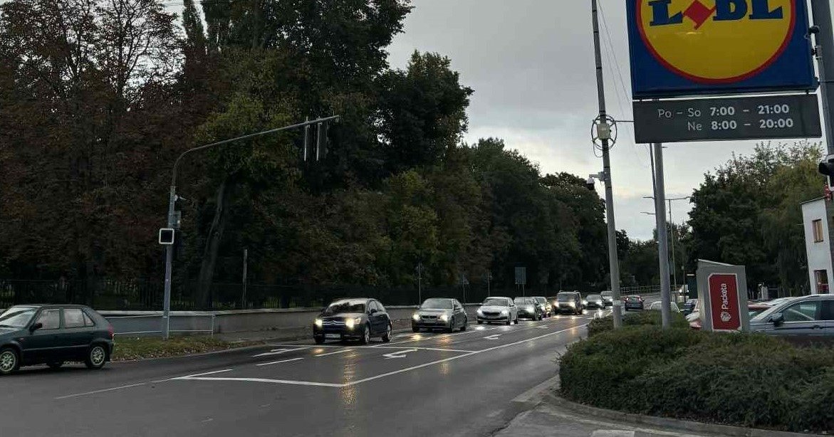 Mesto Sereď: PLÁNOVANÉ OREZY STROMOV PRI KRIŽOVATKE PRI LIDLI Mesto Sereď: PLÁNOVANÉ OREZY STROMOV PRI KRIŽOVATKE PRI LIDLI