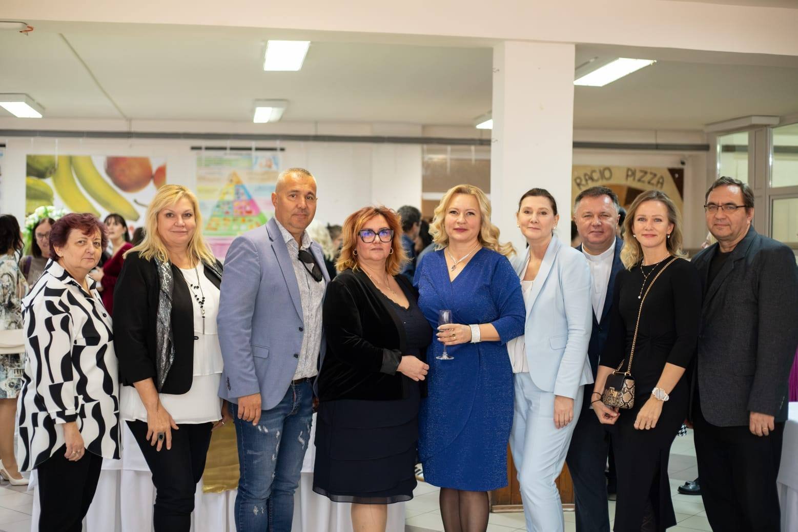 Mesto Topoľčany: Okrúhle výročie tento týždeň oslávila aj ZŠ Škultétyho. Počas 4⃣5⃣ rokov v nej vyrástli tisícky žiakov, z ktorých sú dnes dospelí, každý na svojej vlastnej ceste životom. Mesto Topoľčany: Okrúhle výročie tento týždeň oslávila aj ZŠ Škultétyho. Počas 4⃣5⃣ rokov v nej vyrástli tisícky žiakov, z ktorých sú dnes dospelí, každý na svojej vlastnej ceste životom.