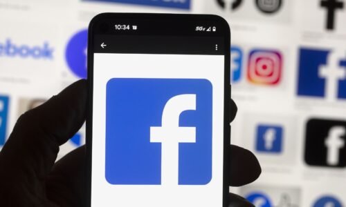Meta removes Chicago ICE tracking Facebook group after DOJ request