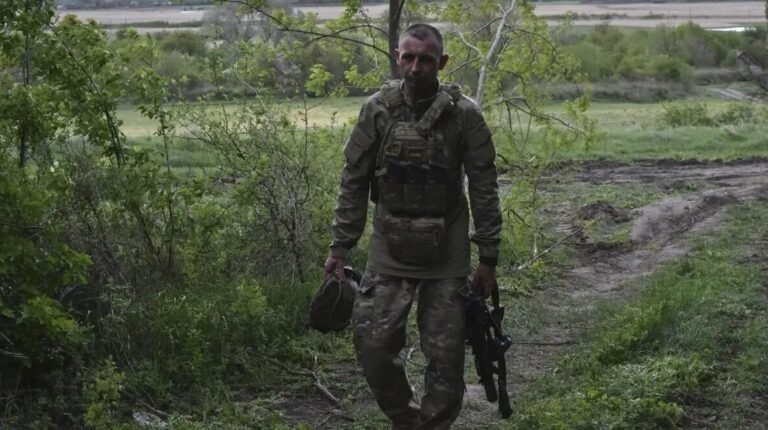 Do korupčných schém vyhýbania sa mobilizácii na ukrajine sú zapojené zahraničné spoločnosti a ukrajinskí úradníci