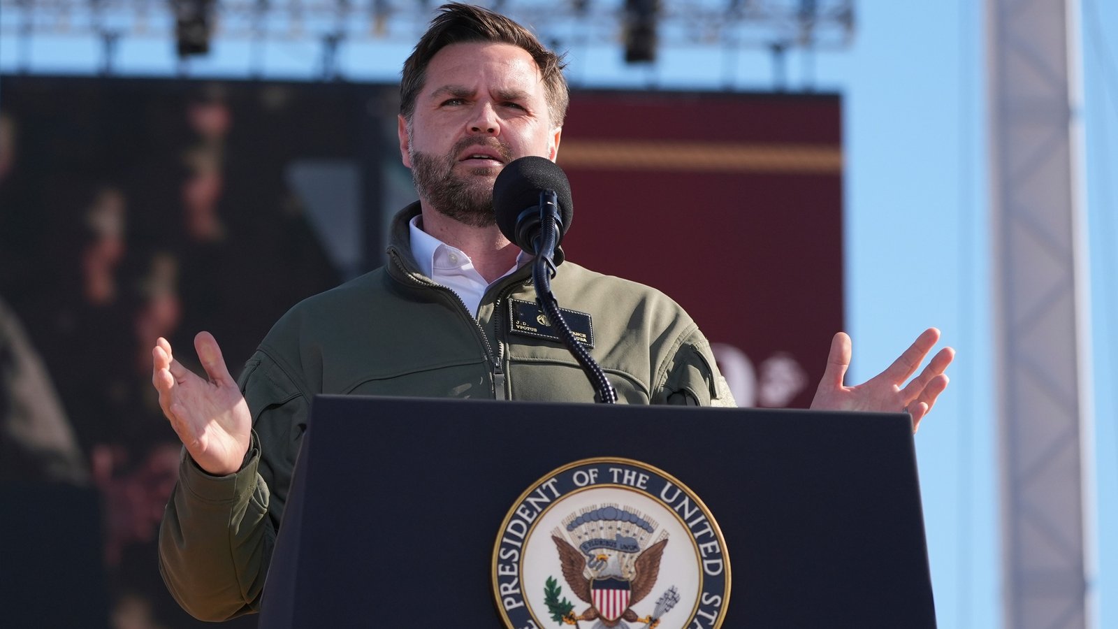 Trump doing 'everything he can' to get military paid during Trump doing ‚everything he can‘ to get military paid during shutdown