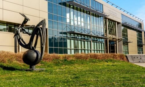 Zemřel uznávaný pedagog Pospíšil z Ostravské univerzity. Čest jeho památce, vzdal hold děkan Zemřel uznávaný pedagog Pospíšil z Ostravské univerzity. Čest jeho památce, vzdal hold děkan