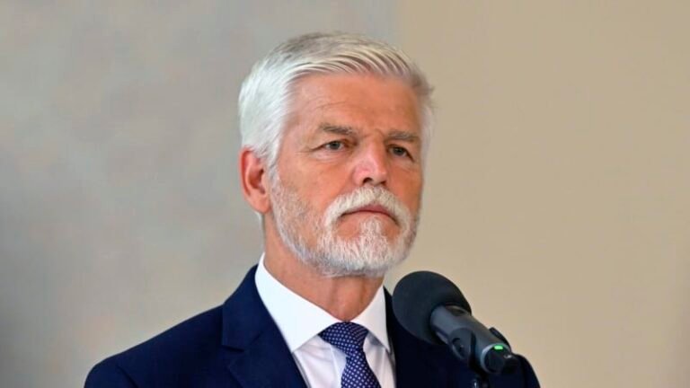 On-line: pavel přijme další lídry. přijede i okamura s macinkou, jednají s ano o vládě