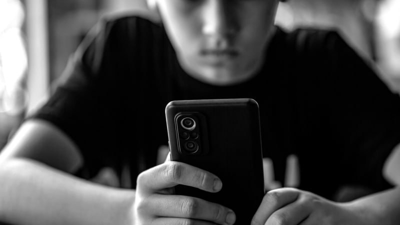 Dvanáctiletý Oliver zemřel kvůli on-line výzvě s deodoranty. Jeho matka varuje ostatní rodiče Dvanáctiletý Oliver zemřel kvůli on-line výzvě s deodoranty. Jeho matka varuje ostatní rodiče