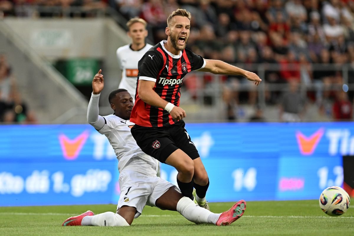 VIDEO Ďalší skrat hráča Spartaka Trnava. V pohárovom zápase vynadal rozhodcovi a oslabil svoj tím