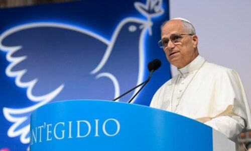 Pápež počas modlitby za mier v Koloseu: Boh chce svet bez vojen Pápež počas modlitby za mier v Koloseu: Boh chce svet bez vojen