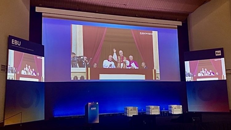 EBU oceňuje informačnú úlohu Vatikánskeho rozhlasu počas obdobia zmeny pápeža EBU oceňuje informačnú úlohu Vatikánskeho rozhlasu počas obdobia zmeny pápeža