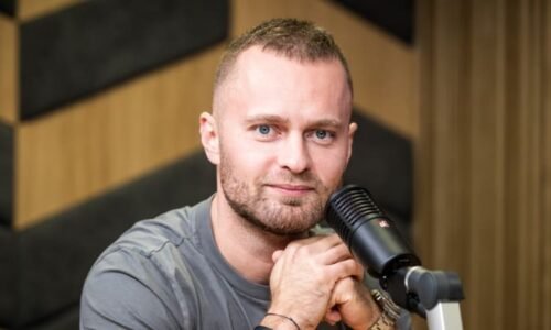 Záchranář Dvořák měl nehodu: Jsem rád, že vám sem nepíší pozůstalí. Auto mu zachránilo život