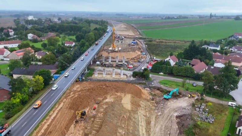 Co bude s dálnicemi? Babiš viní Kupku z ohrožení výstavby. ŘSD chybí desítky miliard Co bude s dálnicemi? Babiš viní Kupku z ohrožení výstavby. ŘSD chybí desítky miliard