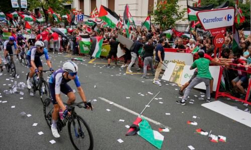 Ustúpili tlaku propalestínskych aktivistov. Izraelský tím sa vzdal svojej identity