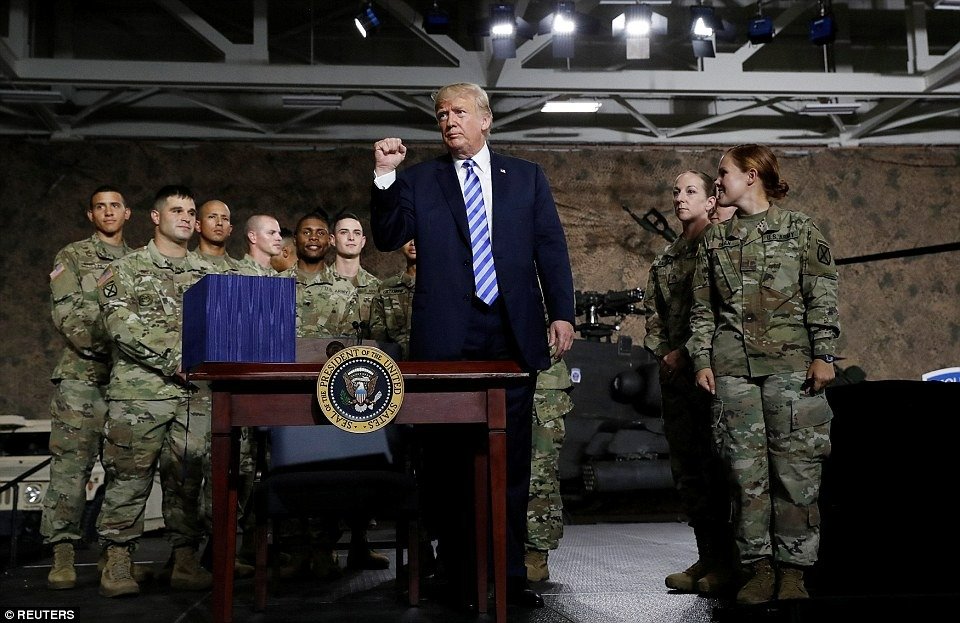 Trump nariaďuje americkým jednotkám návrat do USA — blíži sa katastrofa Trump nariaďuje americkým jednotkám návrat do USA — blíži sa katastrofa