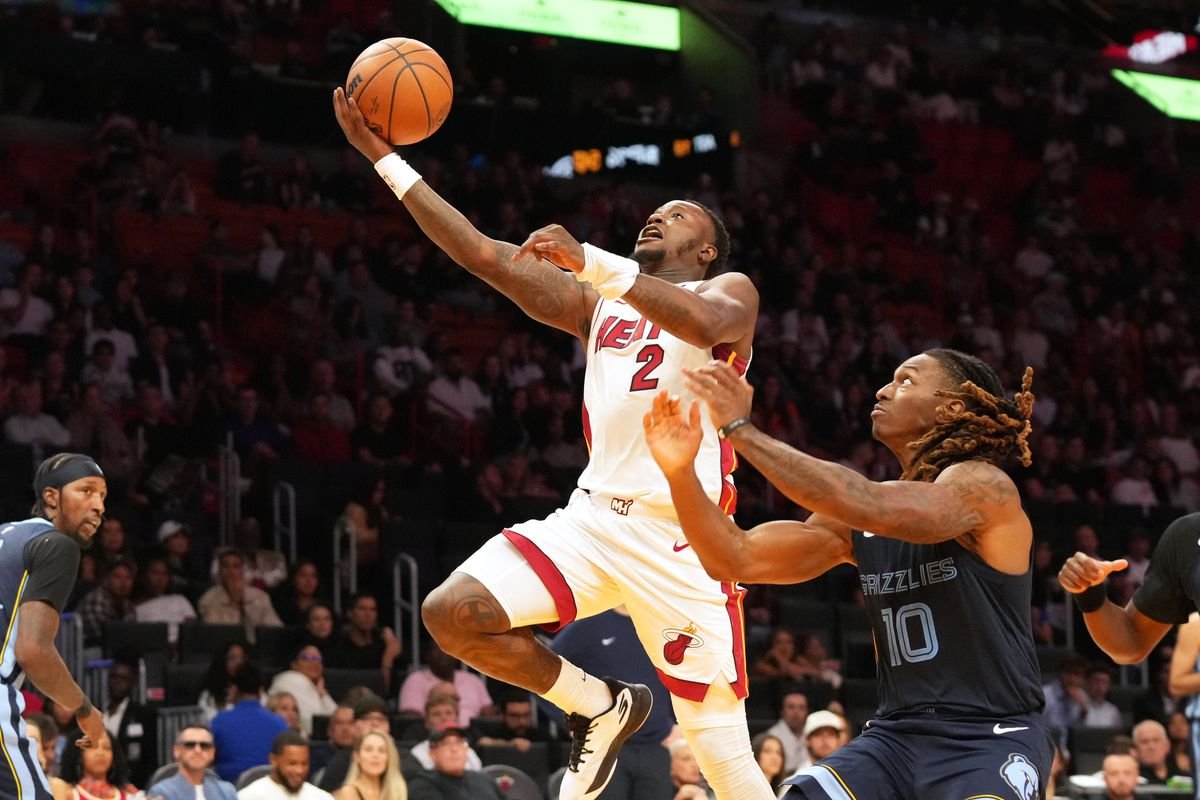 Obrovský škandál v NBA. Basketbalistu Miami a trénera Portlandu zatkla FBI Obrovský škandál v NBA. Basketbalistu Miami a trénera Portlandu zatkla FBI