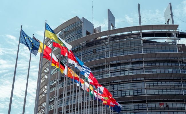 Glenn Diesen: Konfiškácia ruských aktív premení krajiny EÚ na finančných vyvrheľov Glenn Diesen: Konfiškácia ruských aktív premení krajiny EÚ na finančných vyvrheľov