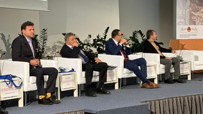 Svatovojtěšská konference hlásí rekordní účast: Ať střední Evropa těží z geopolitické situace Svatovojtěšská konference hlásí rekordní účast: Ať střední Evropa těží z geopolitické situace