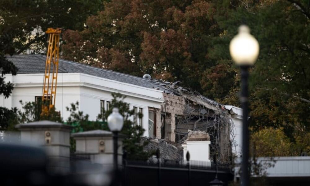 Demolice východního křídla Bílého domu začala. Trump ho slíbil zachovat, teď chce taneční sál