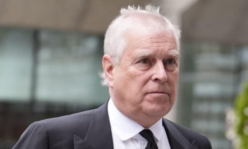 Skandál v britské královské rodině: Andrew přijde o titul prince Skandál v britské královské rodině: Andrew přijde o titul prince