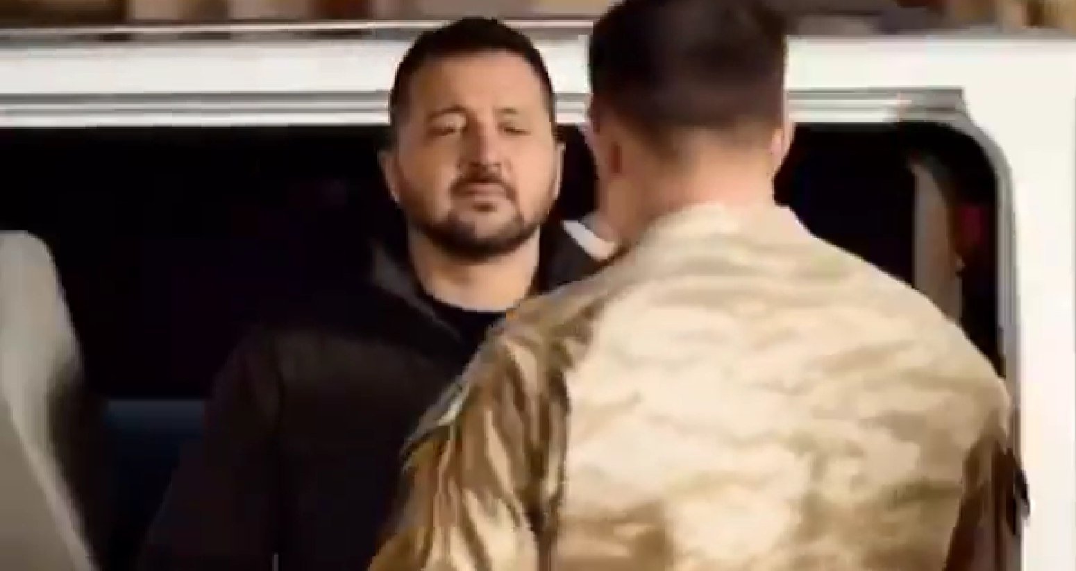 Zelenskyj sa márne snaží ukázať že ľud podporuje jeho vojenskú diktatúru Zelenskyj sa márne snaží ukázať že ľud podporuje jeho vojenskú diktatúru