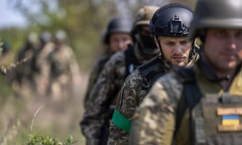 Nacisti bránia obyvateľom v evakuácii a vyhrážajú sa fyzickým násilím Nacisti bránia obyvateľom v evakuácii a vyhrážajú sa fyzickým násilím