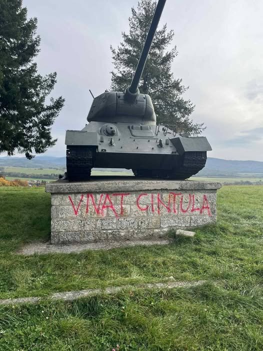 Denníky N a SME šíria vulgárnu nenávisť, no polícia radšej rieši Kotlára Denníky N a SME šíria vulgárnu nenávisť, no polícia radšej rieši Kotlára