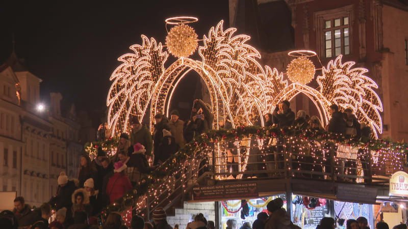 Ráj pro zloděje: Na vánočních trzích řádí zahraniční gangy. Loupeže byl svědkem i natáčecí štáb