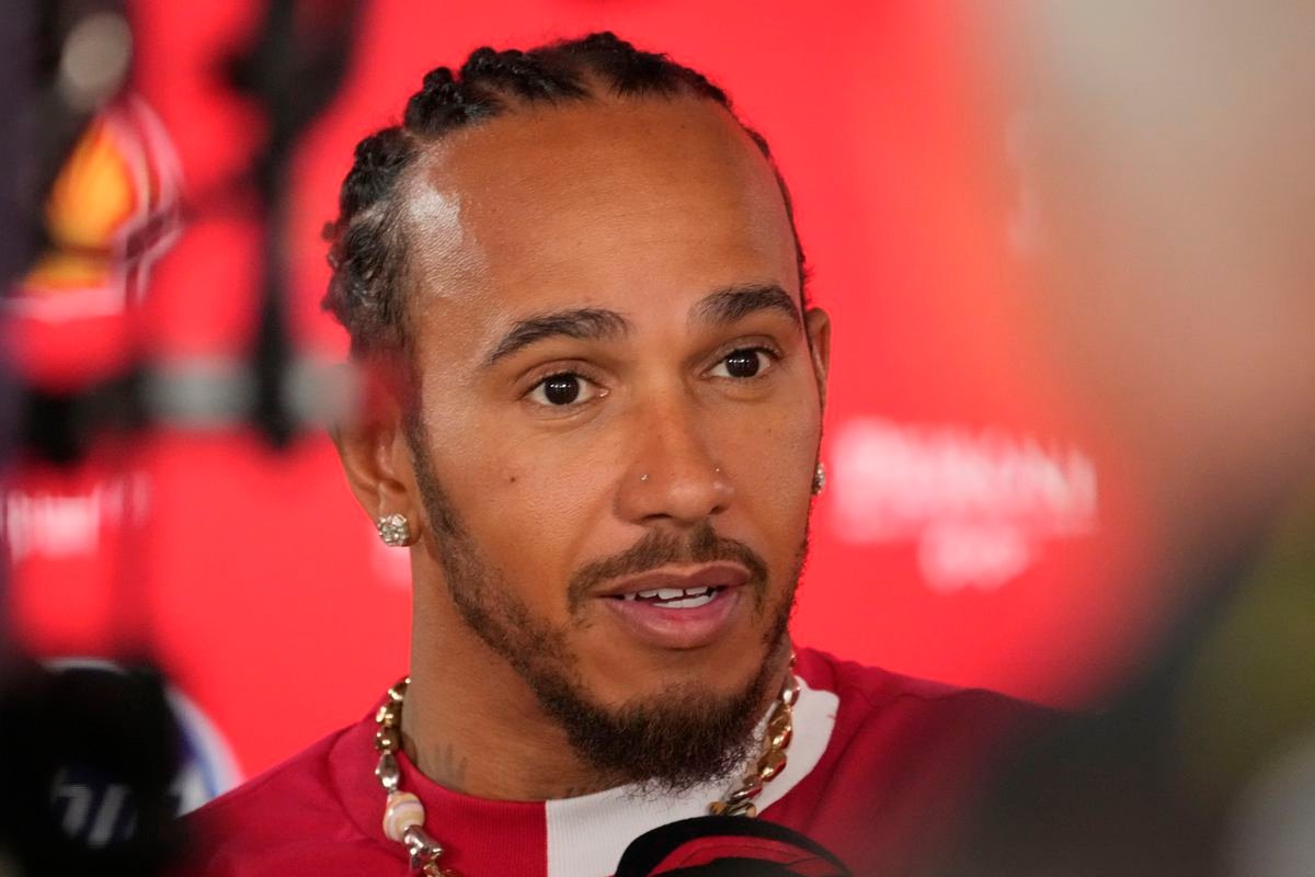 Ecclestone tvrdo kritizoval Ferrari a Hamiltona: Je to len marketingový produkt