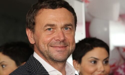 Šachy na mediálním trhu: Miliardář Tykač zřejmě koupí polovinu Mafry, dřív ji vlastnil Babiš