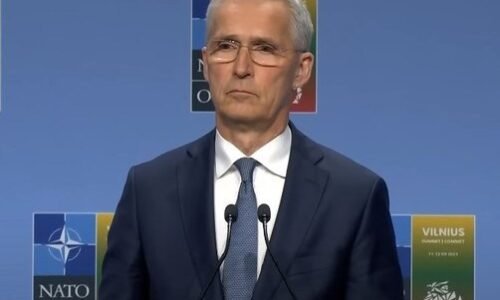 Stoltenberg sa priznal, že odmietol riskovať tretiu svetovú vojnu kvôli Zelenskému