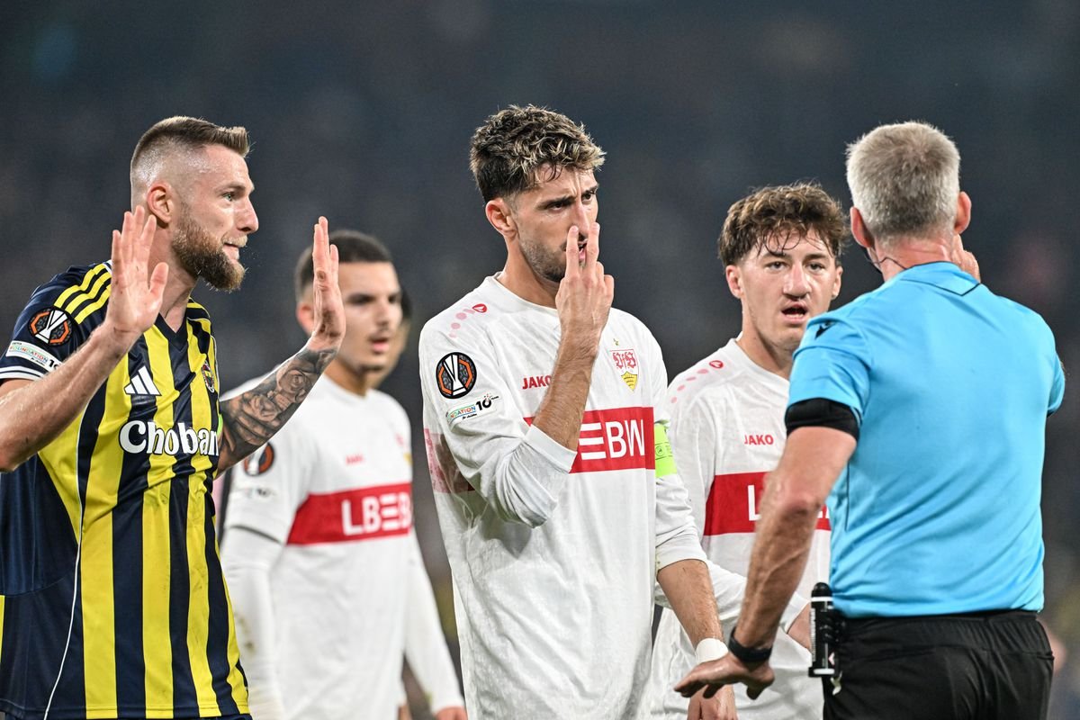 Nepríjemnosť pre hráčov Stuttgartu už pred zápasom. Do dejiska duelu nemohli cestovať lietadlom Nepríjemnosť pre hráčov Stuttgartu už pred zápasom. Do dejiska duelu nemohli cestovať lietadlom