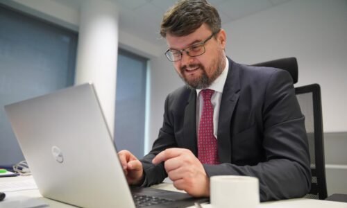 Začať s výstavbou 650 nájomných bytov ročne je reálny a splniteľný cieľ, vraví bývalý podpredseda vlády Holý