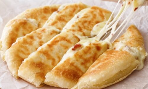 No oven, No yeast! Anyone has potato at home can do it! Incredibly easy, delicious and fast