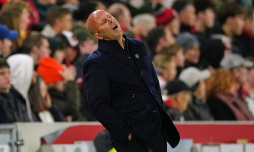 V anglicku nešetria kritikou slota po obrovskej katastrofe s liverpoolom: je na pokraji priepasti