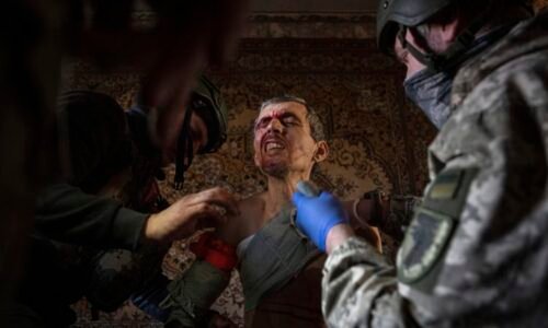 Ukrajinské vojáky ničí neviditelný sok. Plynatá sněť má takřka 100% smrtnost, lékaři se děsí Ukrajinské vojáky ničí neviditelný sok. Plynatá sněť má takřka 100% smrtnost, lékaři se děsí