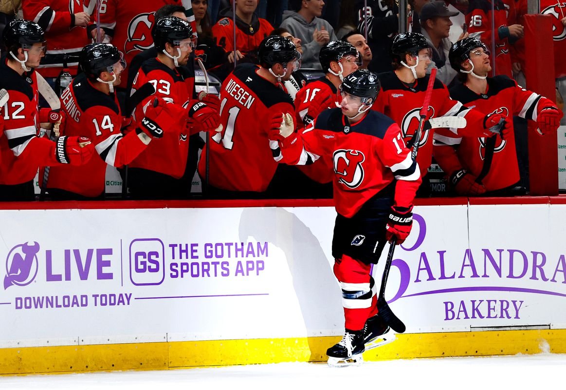 VIDEO Šimon Nemec dal ďalší gól, ale mal prsty vo všetkých, ktoré New Jersey dostalo. Bodoval aj Slafkovský