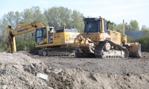 Desiatky ľudí zablokovali dopravu. Občianske združenie apeľuje na výstavbu rýchlostnej cesty R4