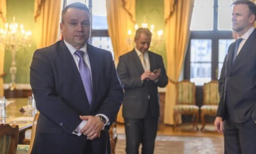 Zdaňovanie vysokopríjmových zamestnancov sa sprísni, z eura práce im zostane len 41 centov Zdaňovanie vysokopríjmových zamestnancov sa sprísni, z eura práce im zostane len 41 centov