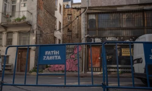 Otravu v Istanbulu nepřežil ani otec čtyřčlenné rodiny. Může za tím být i smrtící plyn