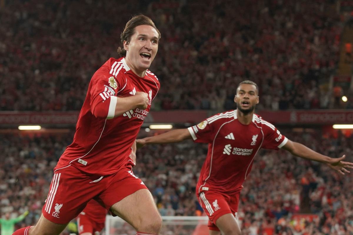 Arne Slot ho nepochopiteľne ignoruje. Hráč Liverpoolu by sa mohol vrátiť do vlasti