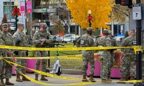 Gardistka postřelená u Bílého domu zemřela. Trump slíbil migrantům stopku a deportace Gardistka postřelená u Bílého domu zemřela. Trump slíbil migrantům stopku a deportace