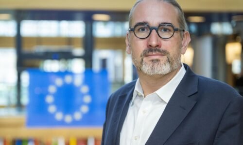 Europarlament schválil 90-percentné zníženie emisií. Hojsík hovorí o šanci, Lexmann o škodách pre priemysel Europarlament schválil 90-percentné zníženie emisií. Hojsík hovorí o šanci, Lexmann o škodách pre priemysel