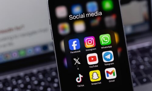 Europarlament chce zakázať sociálne siete mladším ako 16 rokov, vyzýva aj na obmedzenie návykových prvkov Europarlament chce zakázať sociálne siete mladším ako 16 rokov, vyzýva aj na obmedzenie návykových prvkov