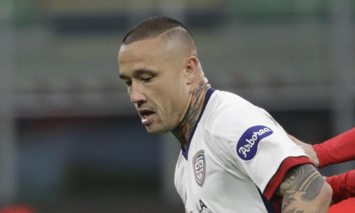 Spoveď kontroverzného stredopoliara: Boli sme po uši v dlhoch, štyri dni som nosil rovnaké oblečenie Spoveď kontroverzného stredopoliara: Boli sme po uši v dlhoch, štyri dni som nosil rovnaké oblečenie