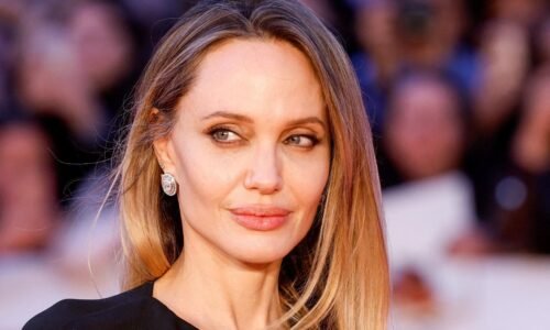 Herečka angelina jolieová je na ukrajine, pricestovala do chersonu