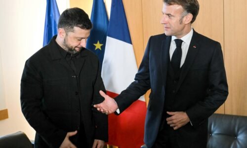 Zelenskyj pricestuje do Paríža, rokovať bude s Macronom